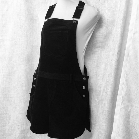 NWT! Loveriche Adorable Shorts Romper - Picture 6 of 8